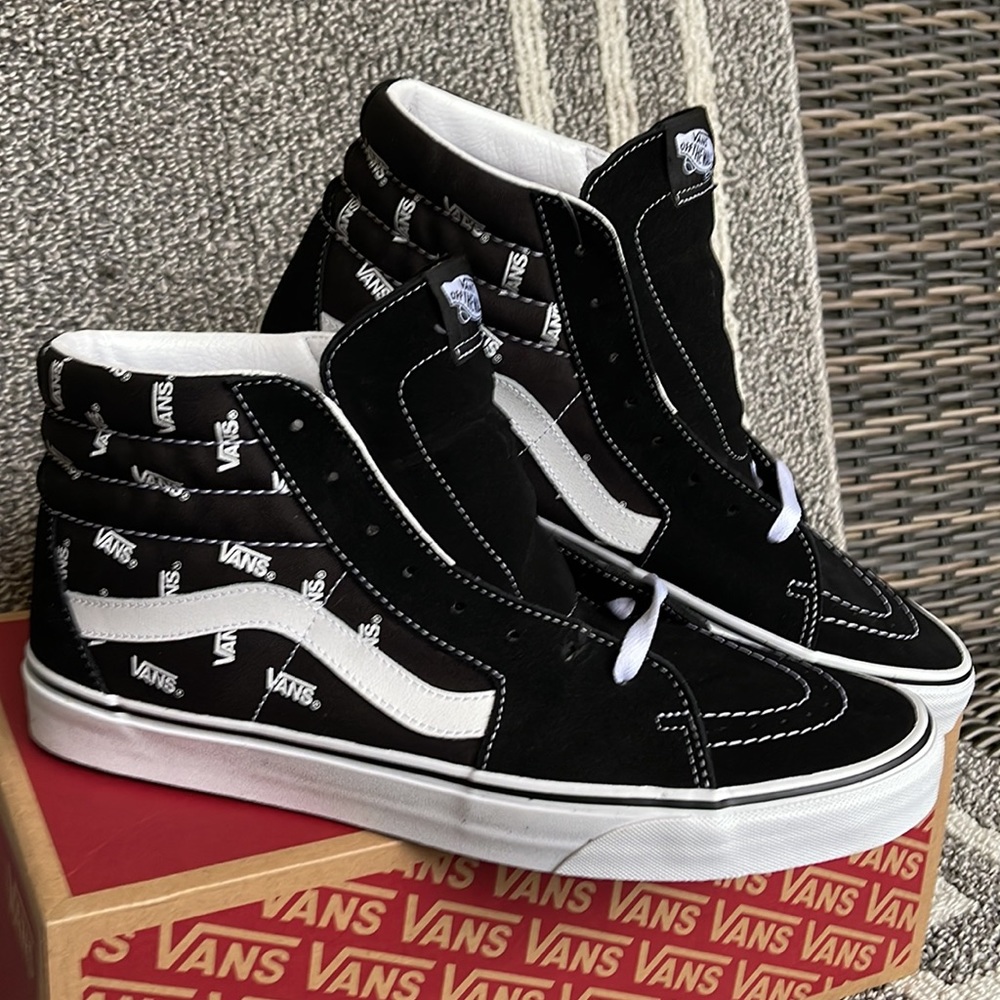 Vans Men’s Sk8-Hi Vans Black/True White Sneakers - Picture 6 of 16